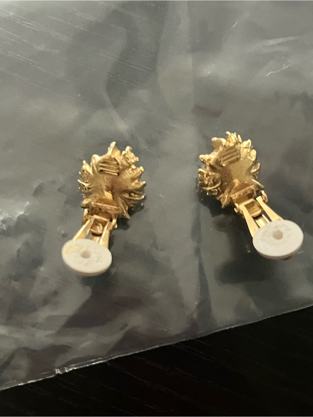 Nina Ricci Gold Pearl Clip on Earrings - Picture 5 of 5